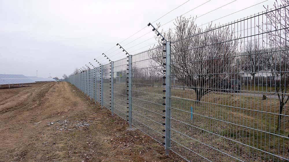 Security fence, outdoor security Theft protection for precious metals and copper cables