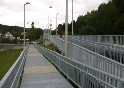 Access to the platform for wheelchair users