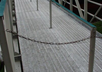 rotec safety grating for bridge decking