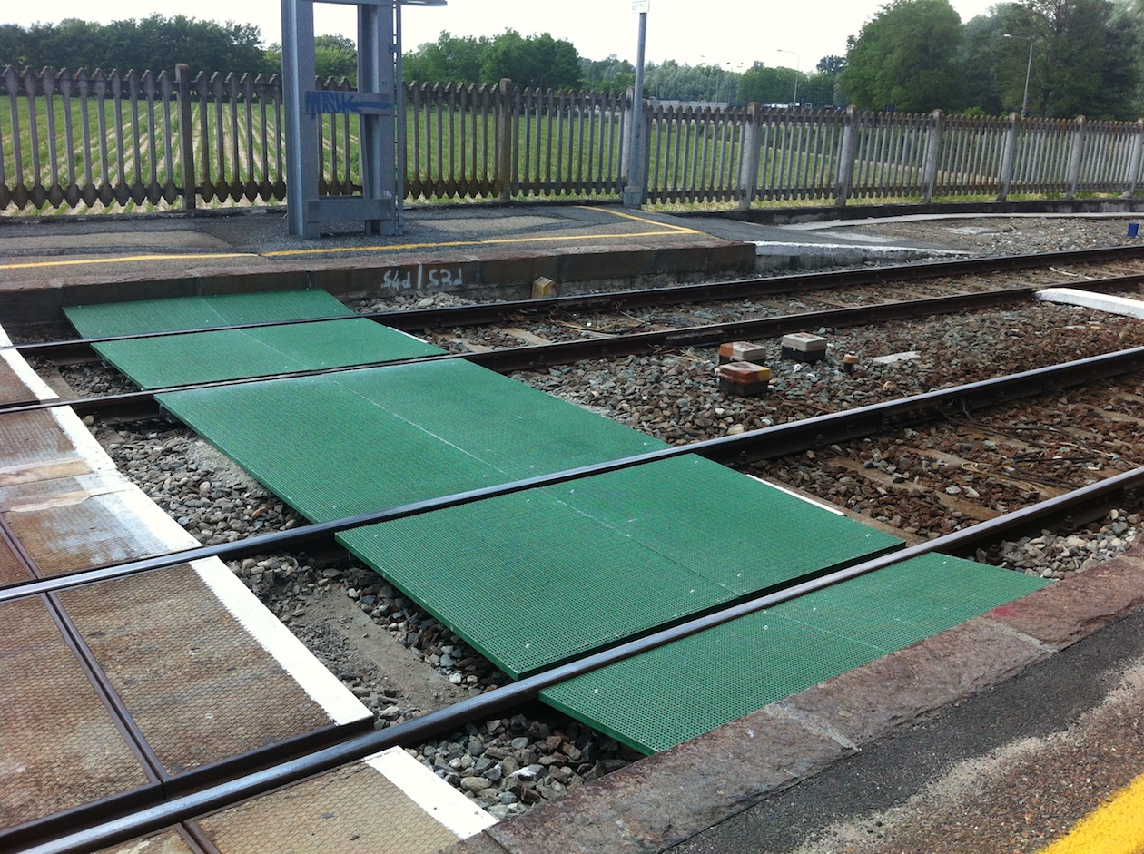 Traversées de voies en caillebotis PRV