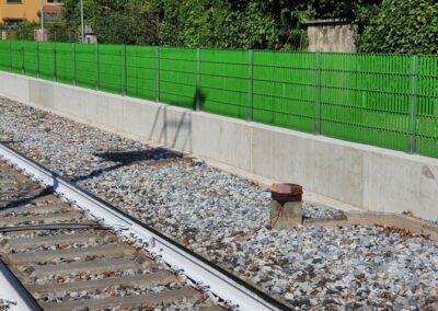 Le recinzioni in PRFV in prossimità delle linee ferroviarie elettrificate aumentano notevolmente la sicurezza.